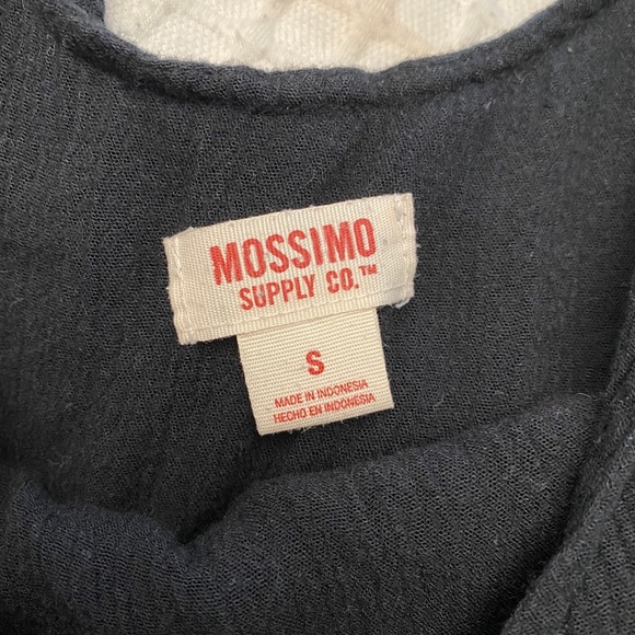 Flowy Black Tank Top - Picture 4 of 4